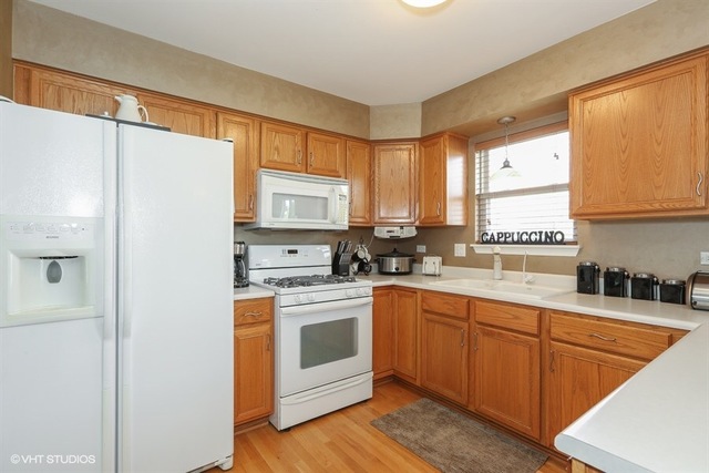 1914 Ridgemoor Drive Plainfield, IL 60586 - Photo 4 of 17