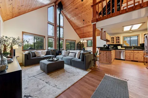 $949,000 | 14751 Copenhagen Drive, Truckee, CA 96161