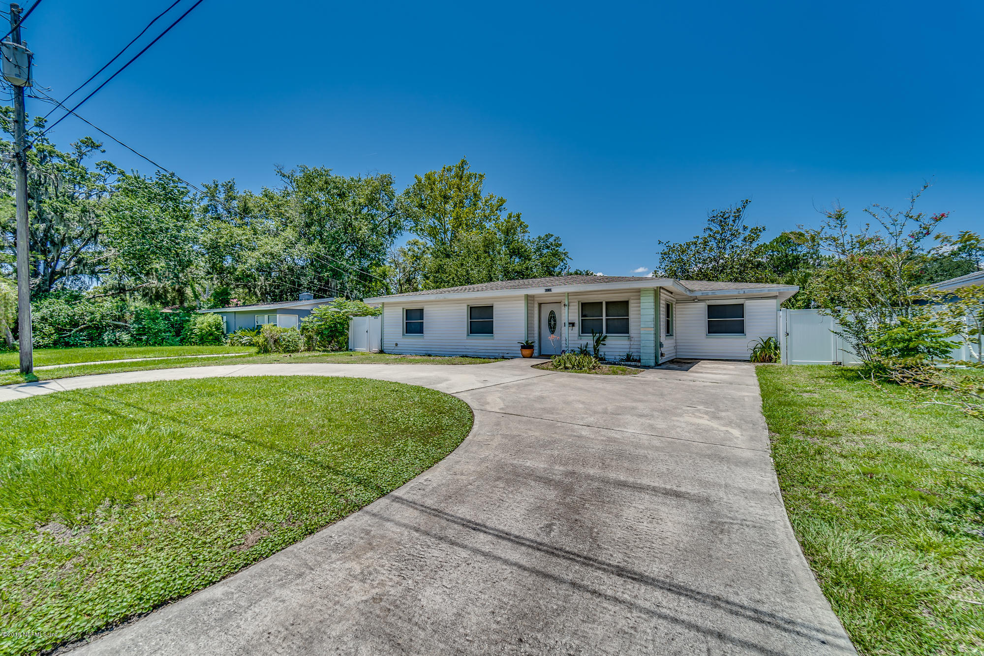 6124 Colgate Road Jacksonville, FL 32217 - Photo 3 of 26 a front view of house with a garden