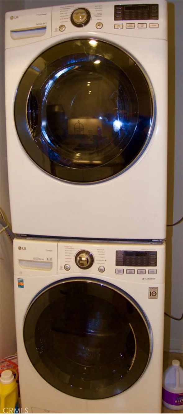 162 Overbrook Irvine, CA 92620 - Photo 15 of 27 a close up view of washer and dryer