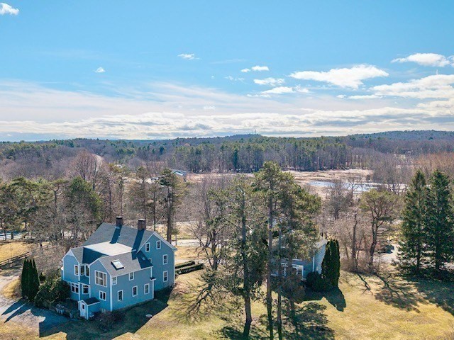 6 Northgate Road Ipswich, MA 01938 - Photo 4 of 42 a view of a terrace with sitting area