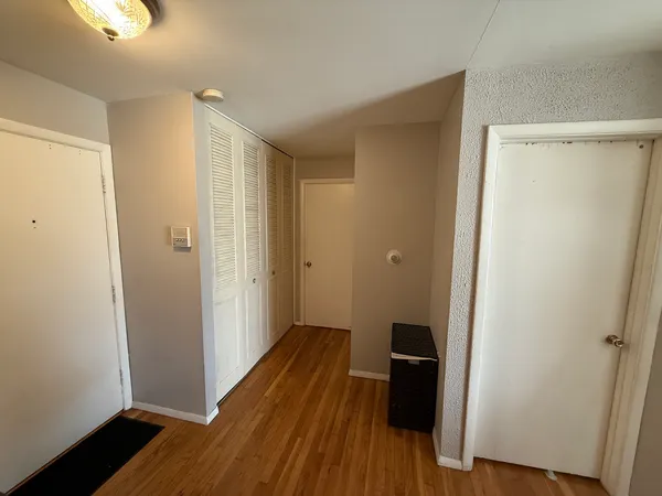 $174,900 | 8936 Northshore Drive, Unit 104D, Des Plaines, IL 60016
