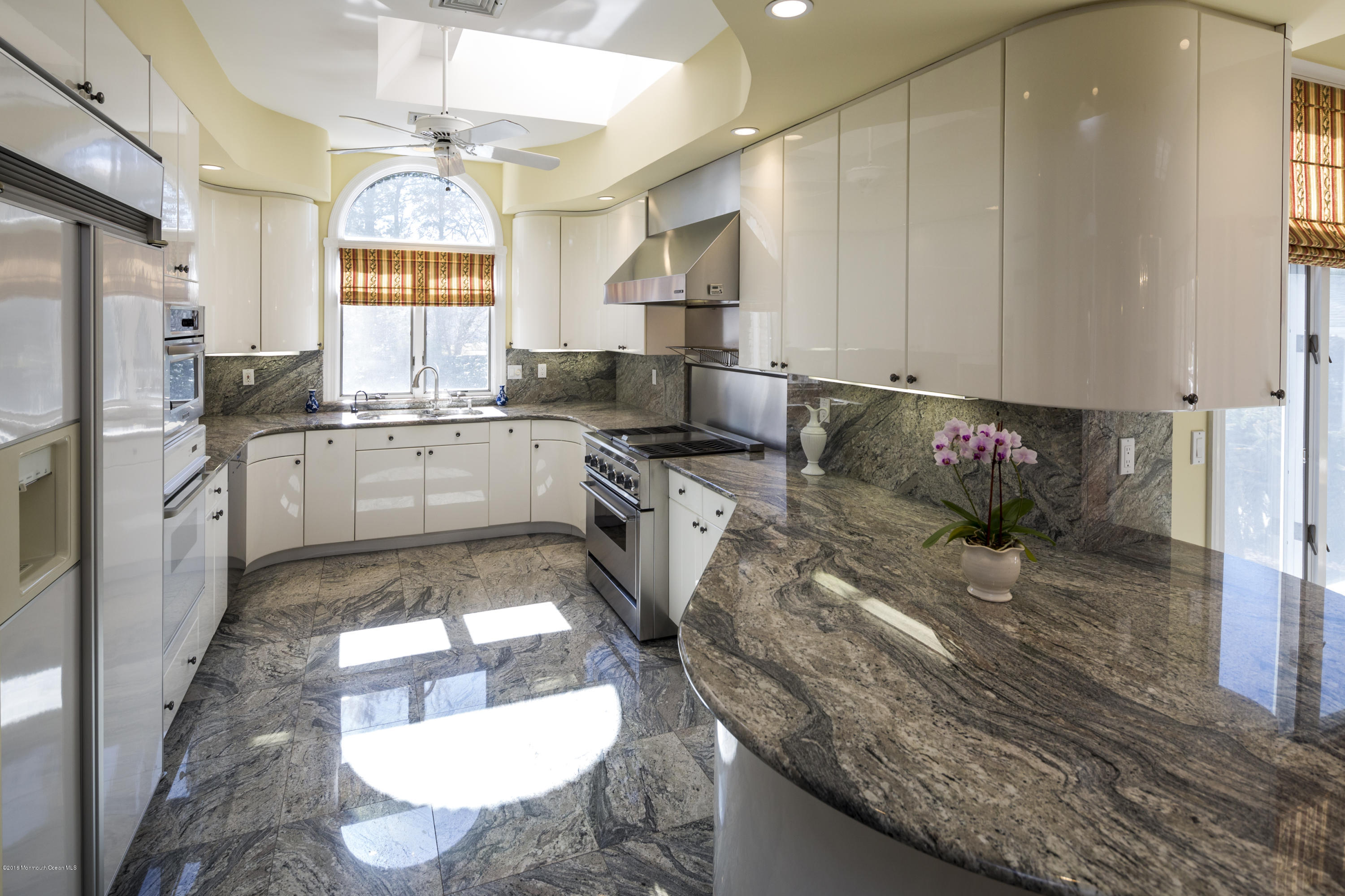 21 Riverside Lane Holmdel, NJ 07733 - Photo 14 of 36 10_Kitchen-8