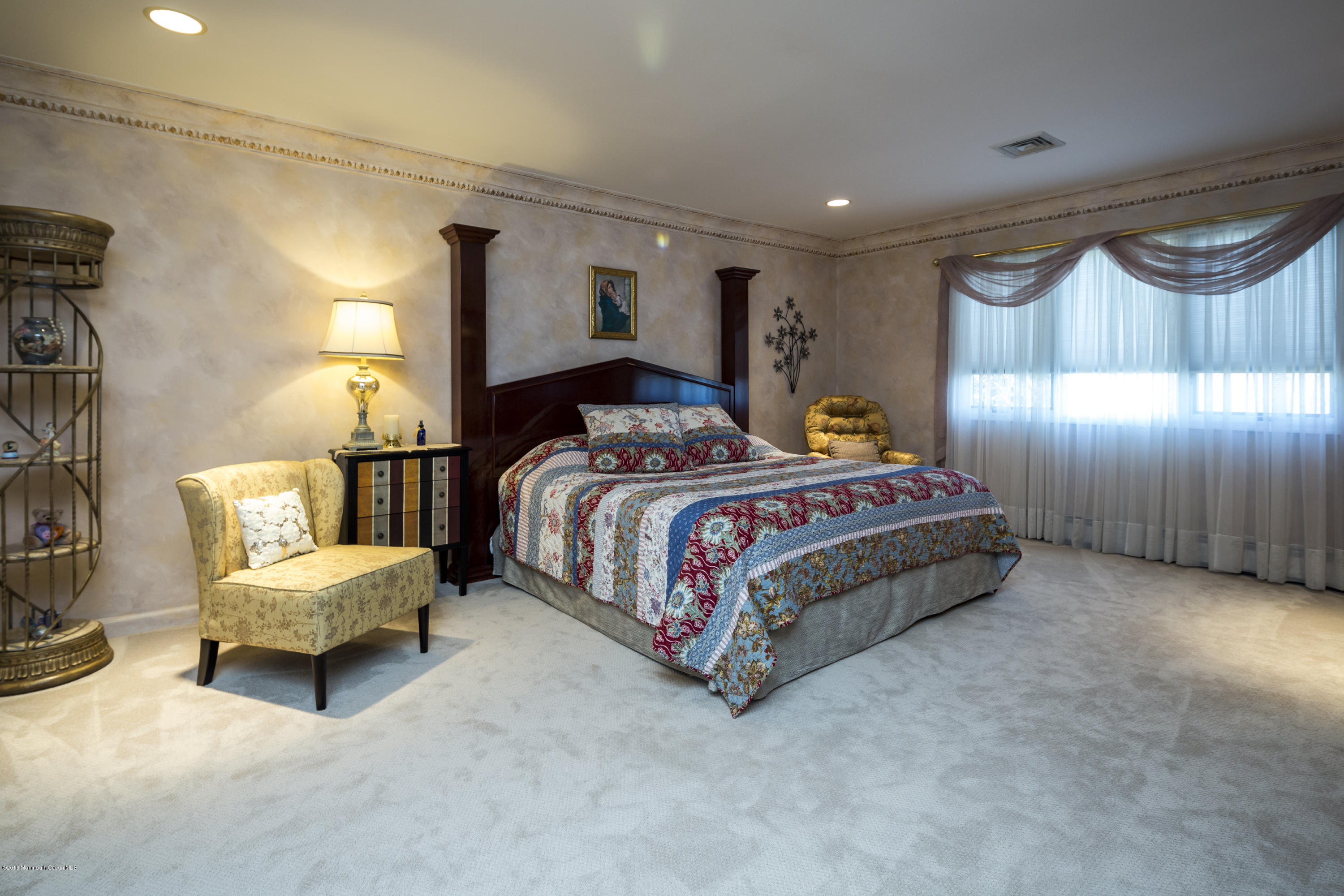 21 Riverside Lane Holmdel, NJ 07733 - Photo 25 of 36 26_Master Bedroom