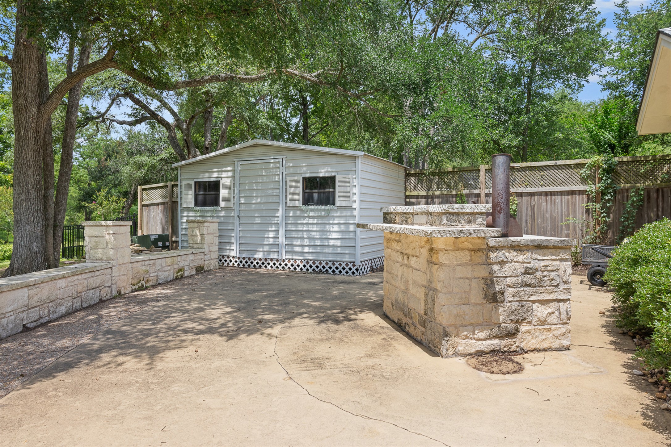 1102 North Ave F Elgin, TX 78621 - Photo 38 of 40