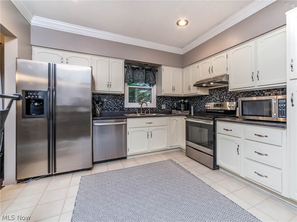 16180 Howe Road Strongsville, OH 44136 - Photo 3 of 33