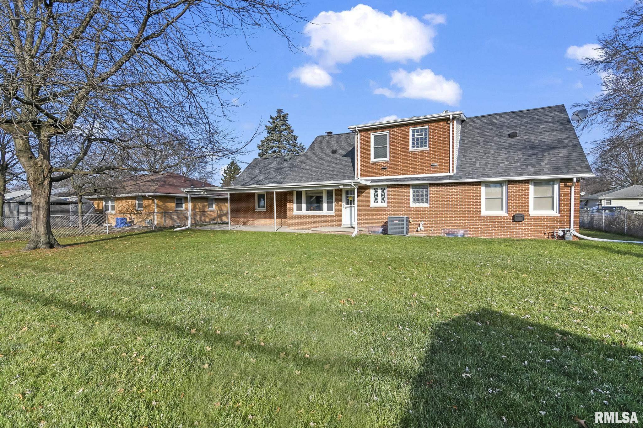 2120 Blackhawk Road Springfield, IL 62702 - Photo 35 of 41