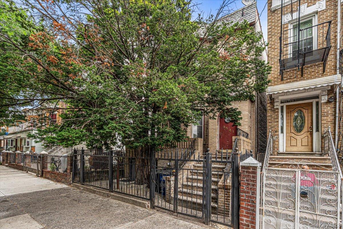35-41 100th Street Queens, NY 11368 - Photo 3 of 36