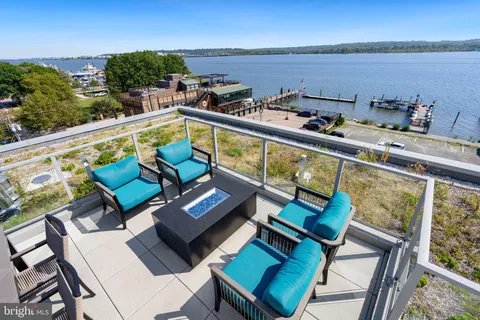 $895,900 | 225 Strand Street, Unit 202, Alexandria, VA 22314