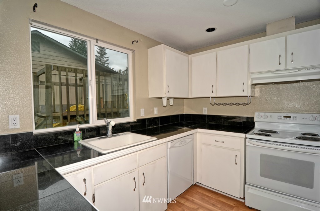 3208 164th Place Southeast Bothell, WA 98012 - Photo 4 of 15