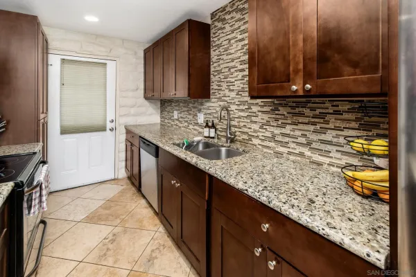 $715,000 | 2544 Navarra Drive, Unit 4, Carlsbad, CA 92009