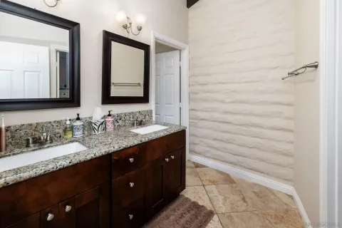 $715,000 | 2544 Navarra Drive, Unit 4, Carlsbad, CA 92009