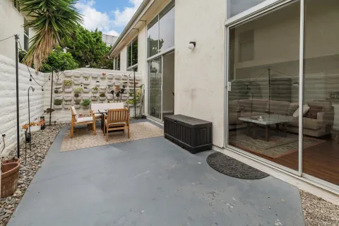 $715,000 | 2544 Navarra Drive, Unit 4, Carlsbad, CA 92009