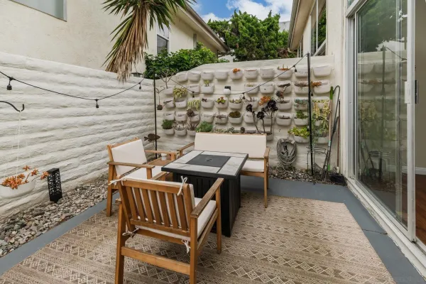 $715,000 | 2544 Navarra Drive, Unit 4, Carlsbad, CA 92009