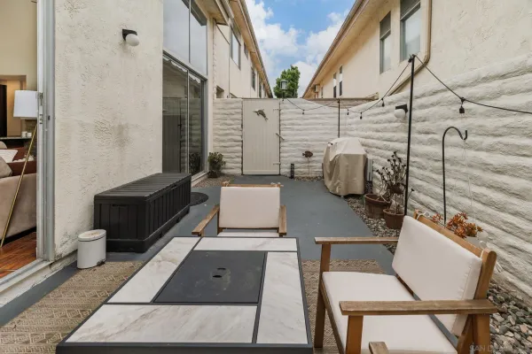 $715,000 | 2544 Navarra Drive, Unit 4, Carlsbad, CA 92009