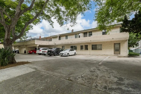 $715,000 | 2544 Navarra Drive, Unit 4, Carlsbad, CA 92009