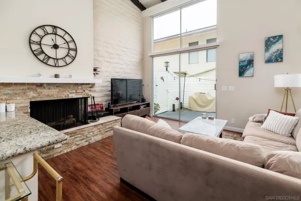 $715,000 | 2544 Navarra Drive, Unit 4, Carlsbad, CA 92009