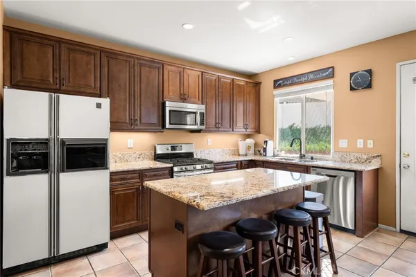 $779,000 | 909 Heron Drive, Corona, CA 92879