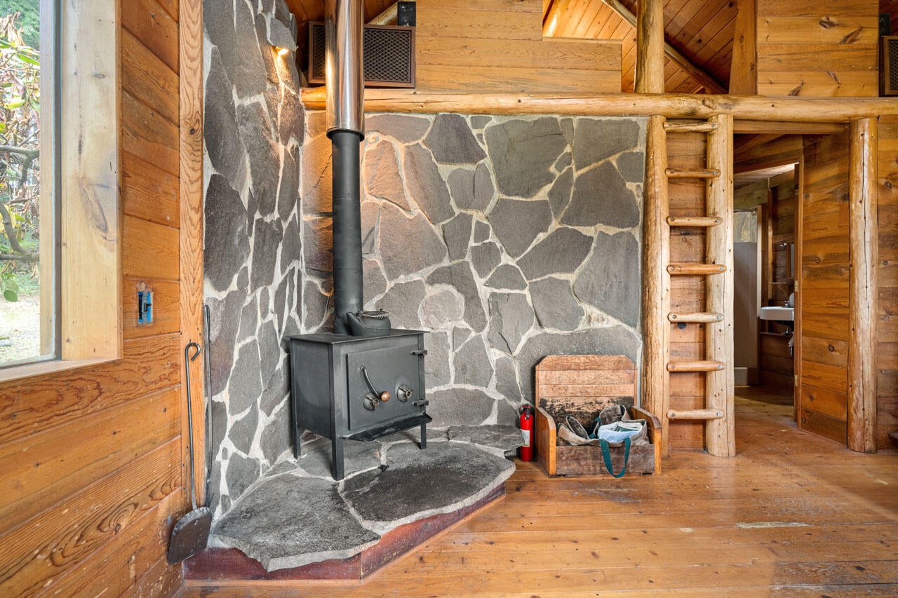 6714 Indian Springs Road Scotts Mills, OR 97375 - Photo 20 of 37 6714-Indian-Springs-Rd-20