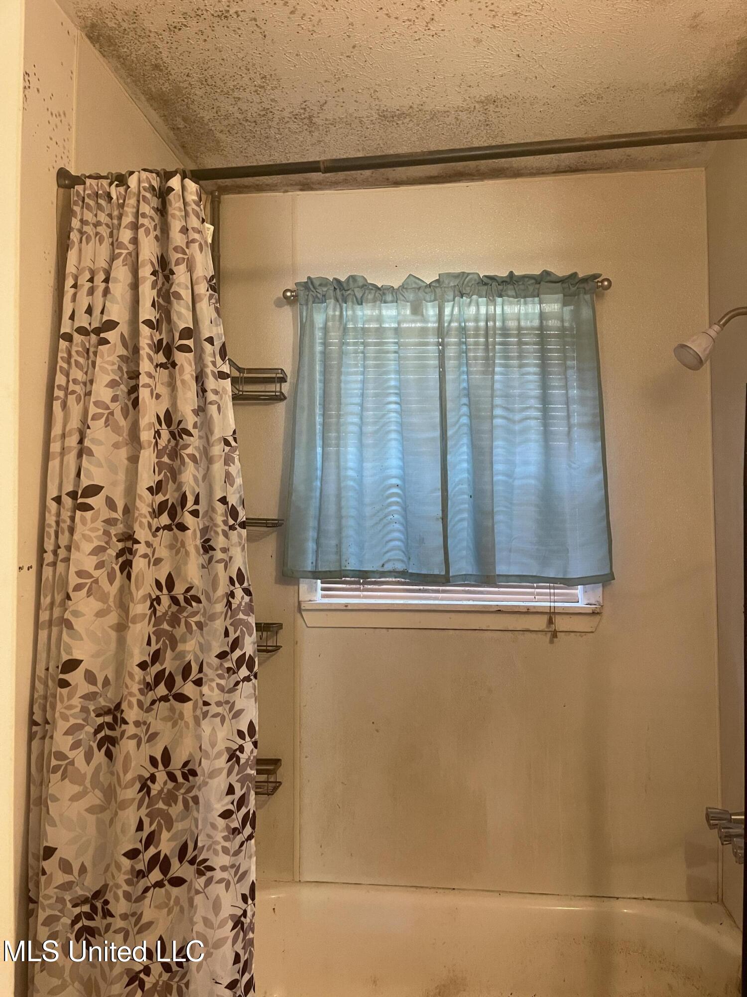 3853 Warner Avenue Jackson, MS 39213 - Photo 8 of 14 IMG_1480