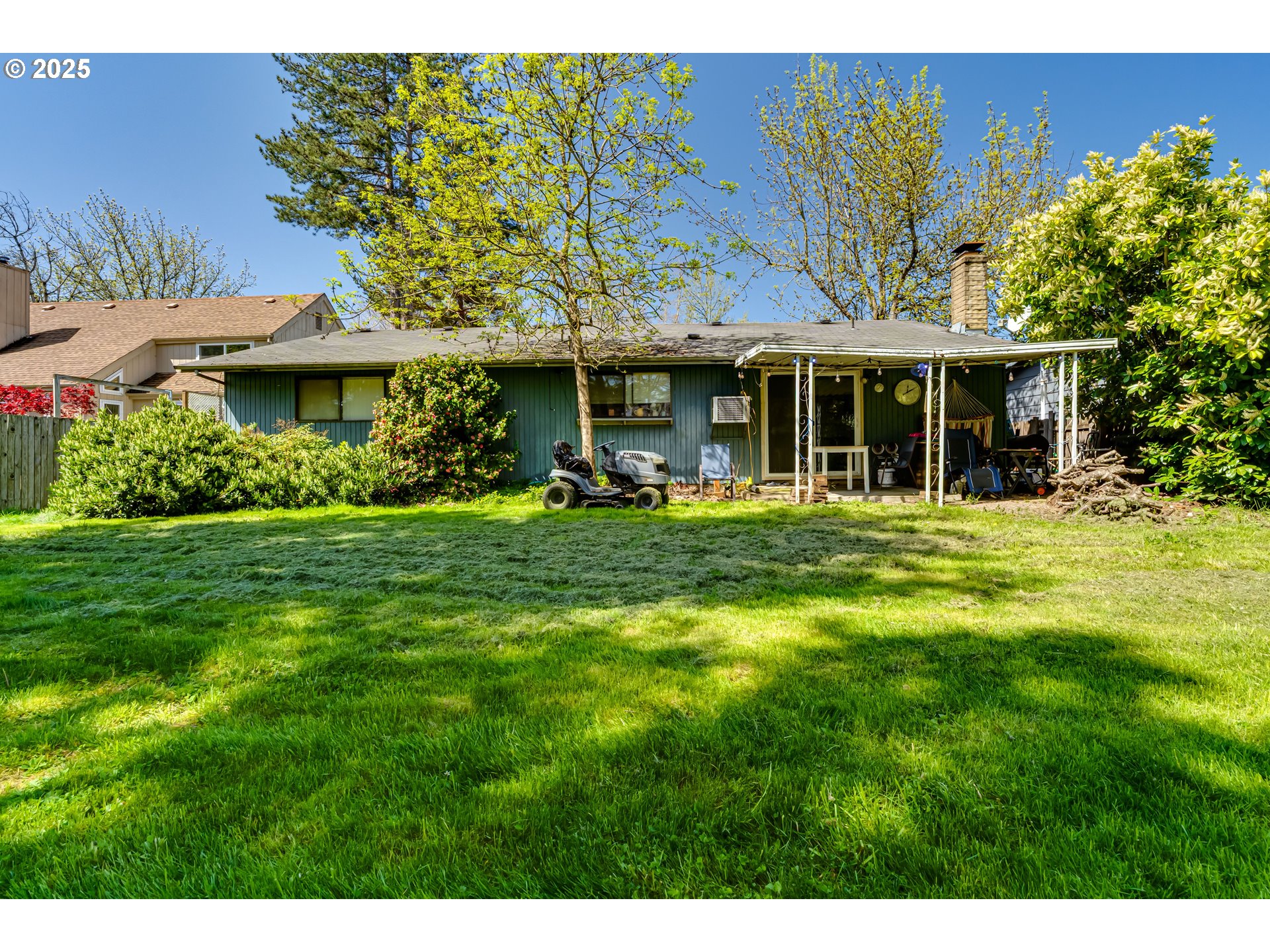 3911 Pam Street Eugene, OR 97402 - Photo 25 of 25 a front view of a house with a garden
