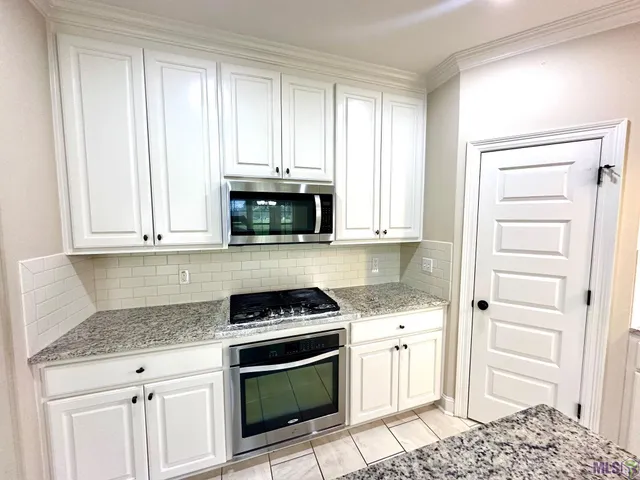 $2,650 | 43283 Pond View Drive, Prairieville, LA 70769