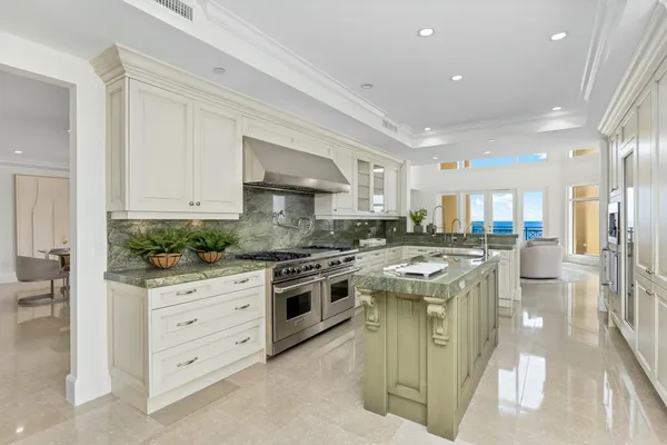 $10,500,000 | 2500 South Ocean Boulevard, Unit 903, Boca Raton, FL 33432