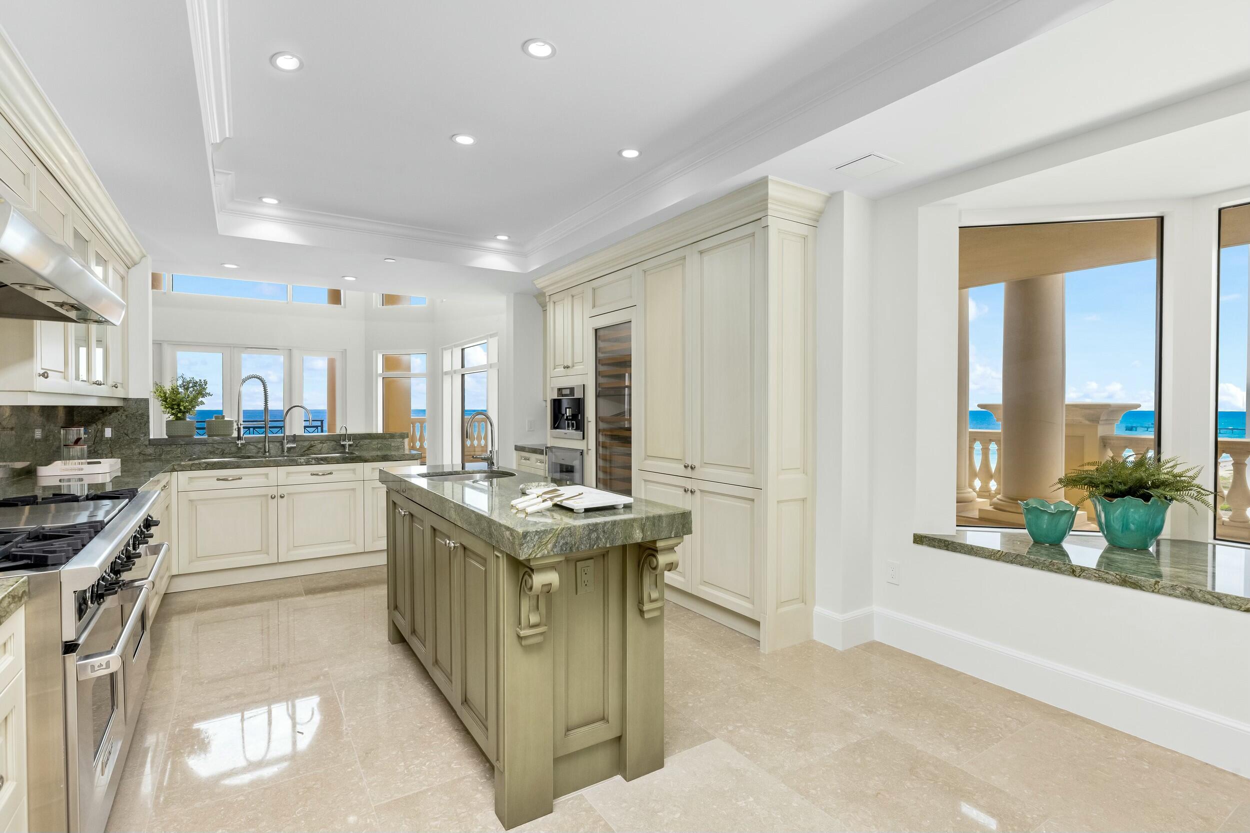 2500 South Ocean Boulevard, Unit 903 Boca Raton, FL 33432 - Photo 12 of 66 Kitchen