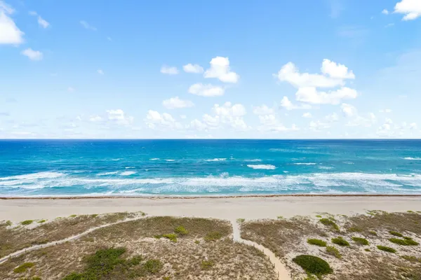 $10,500,000 | 2500 South Ocean Boulevard, Unit 903, Boca Raton, FL 33432