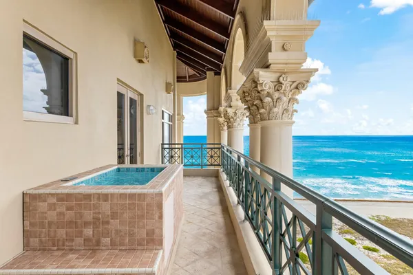 $10,500,000 | 2500 South Ocean Boulevard, Unit 903, Boca Raton, FL 33432