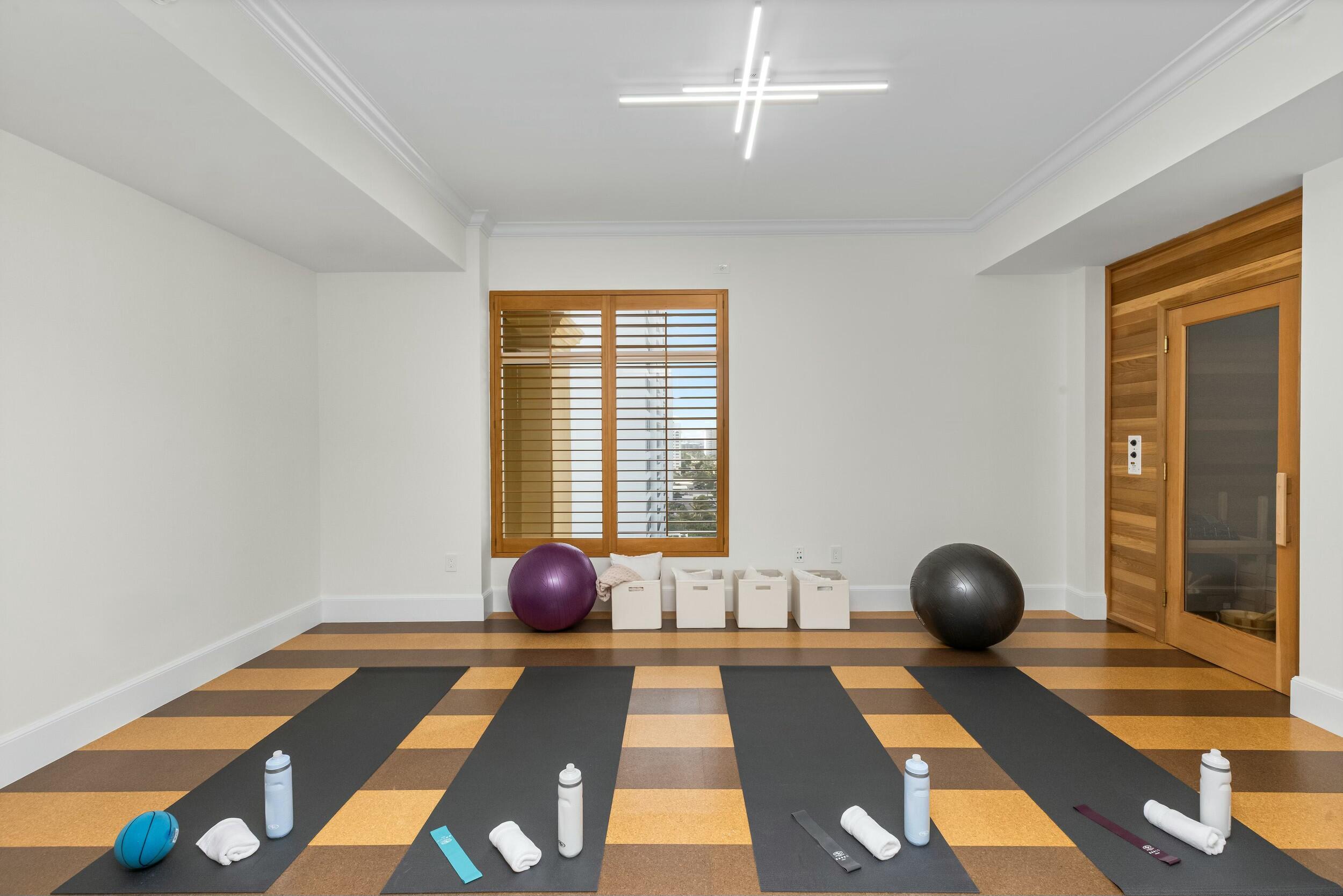 2500 South Ocean Boulevard, Unit 903 Boca Raton, FL 33432 - Photo 44 of 66 Wellness room w/ Sauna