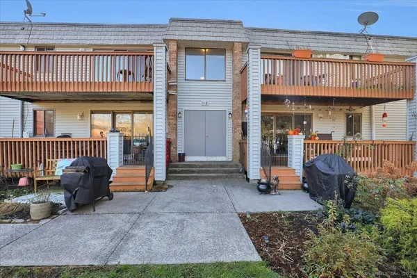 a view of outdoor space yard deck and patio