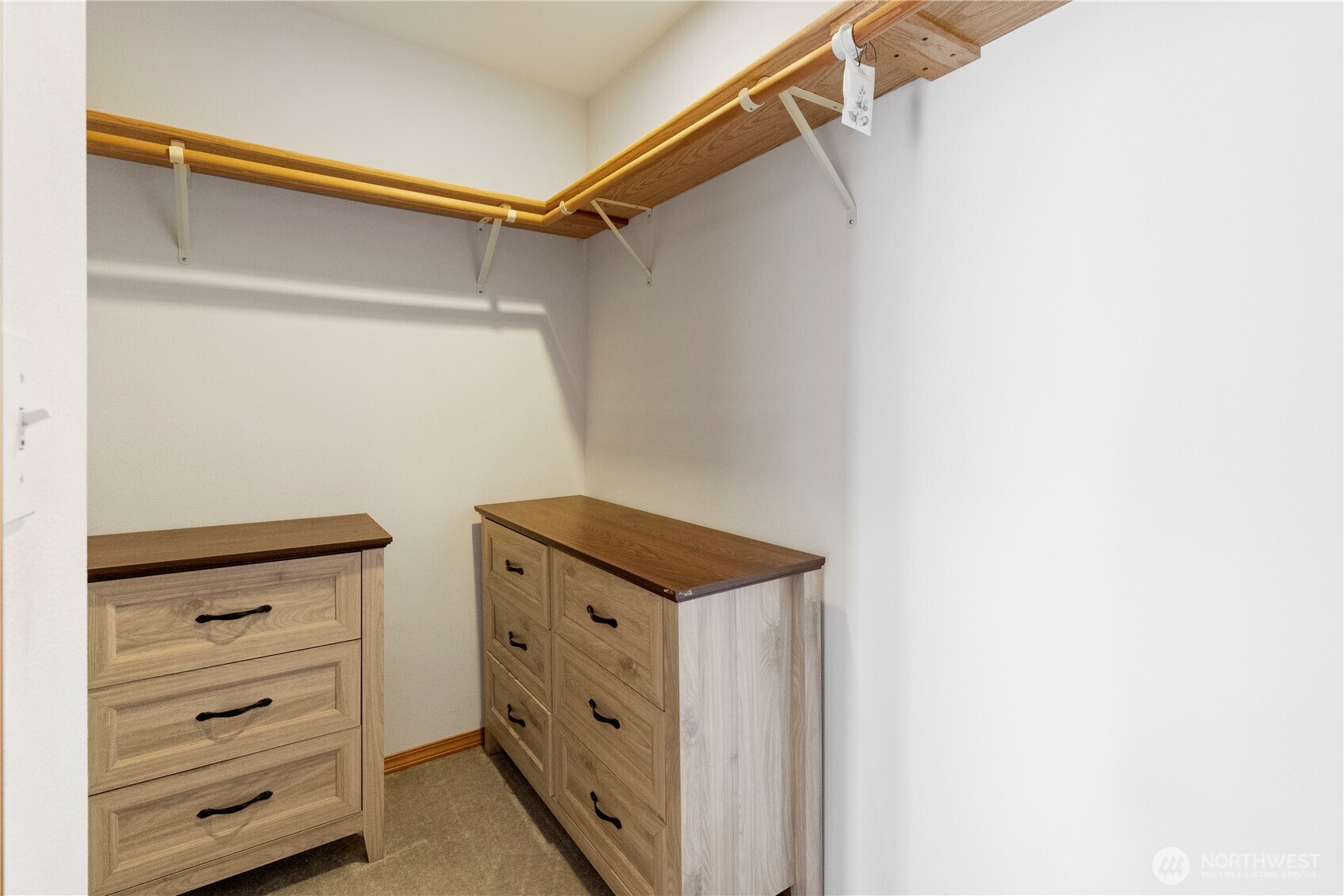 14010 282nd Lane Northeast Duvall, WA 98019 - Photo 25 of 34 a view of walk in closet