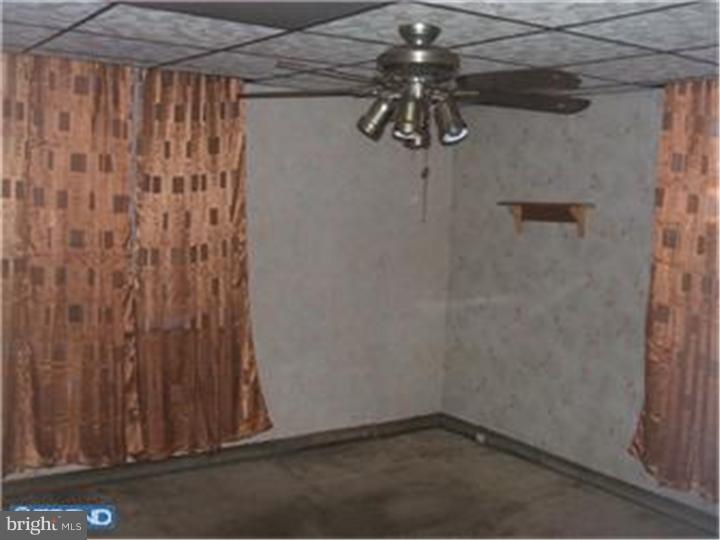 201 Golf Road Darby, PA 19023 - Photo 14 of 25 Bedroom - Main