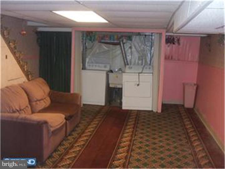 201 Golf Road Darby, PA 19023 - Photo 20 of 25 Family Room