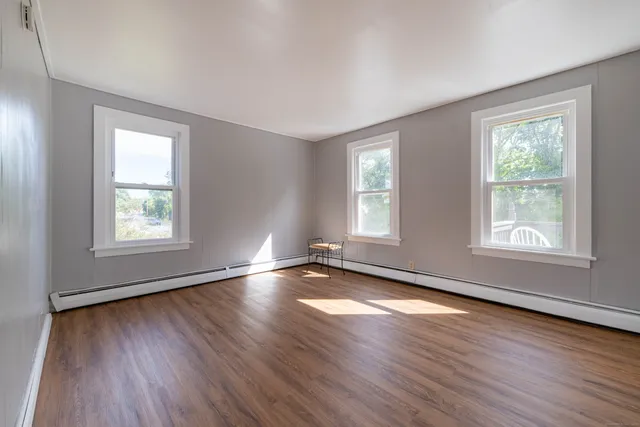 $2,300 | 324 Norwich Avenue, Unit A, Norwich, CT 06380