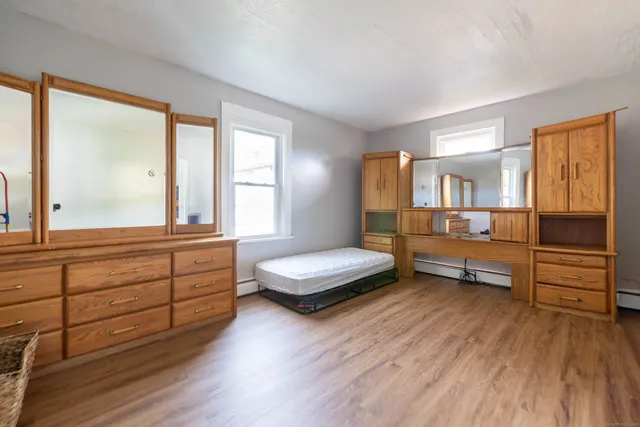 $2,300 | 324 Norwich Avenue, Unit A, Norwich, CT 06380