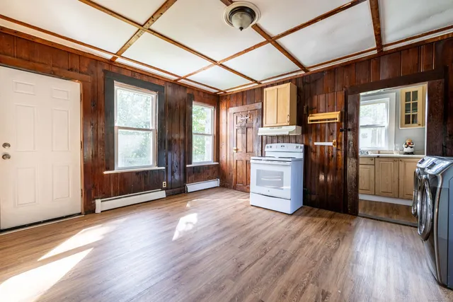 $2,300 | 324 Norwich Avenue, Unit A, Norwich, CT 06380