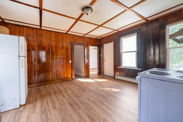 $2,300 | 324 Norwich Avenue, Unit A, Norwich, CT 06380