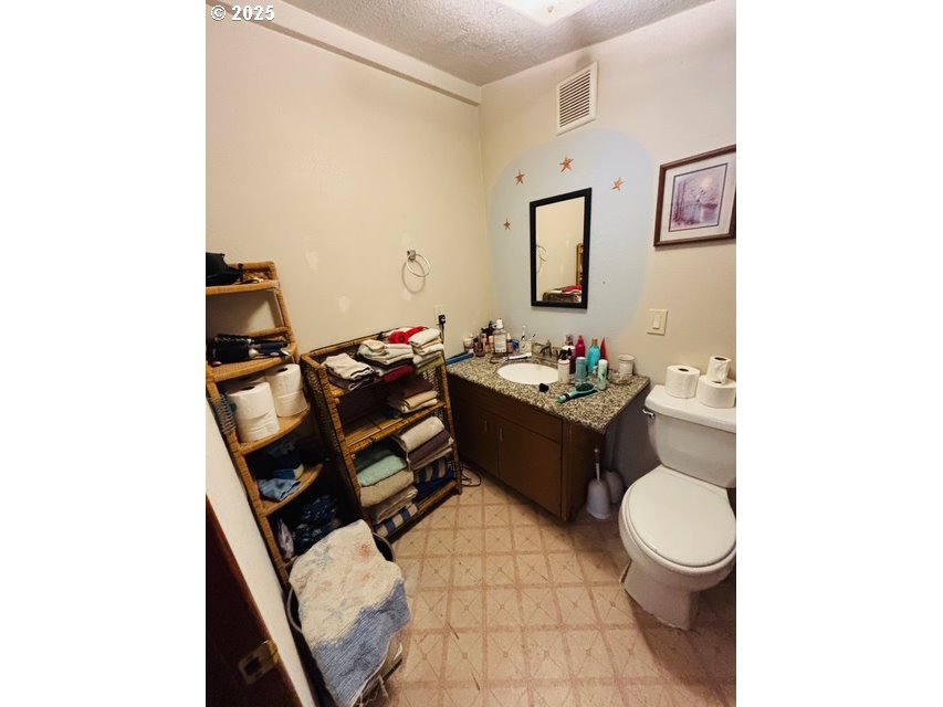 52205 Lechner Lane La Pine, OR 97739 - Photo 5 of 14