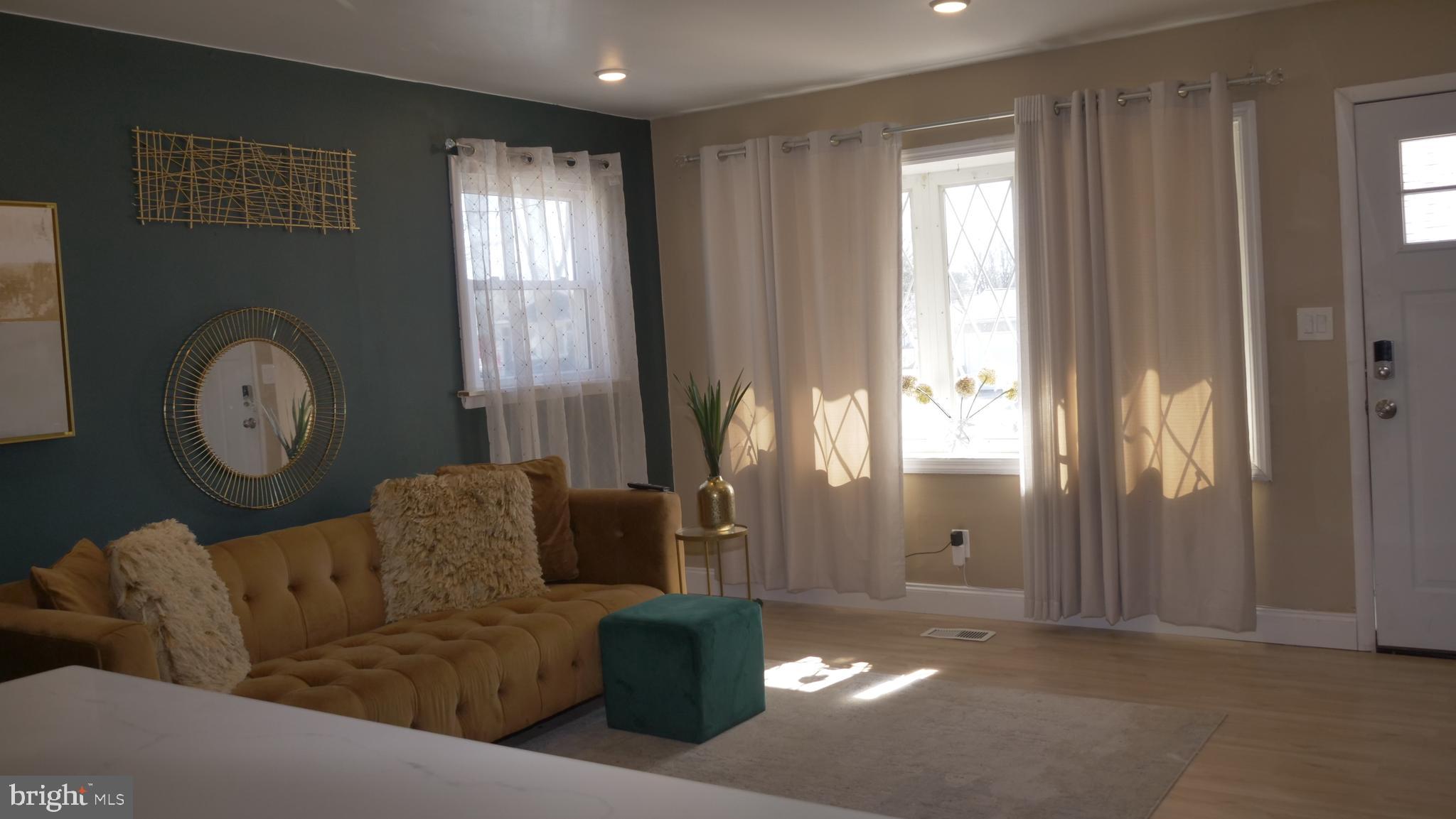 43 Langdon Road Burlington, NJ 08016 - Photo 3 of 38 Gallery Image 3