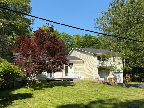 $525,000 | 12044 Maplewood Drive, East Stroudsburg, PA 18302