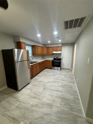 $1,350 | 2410 Jackson, La Marque, TX 77568