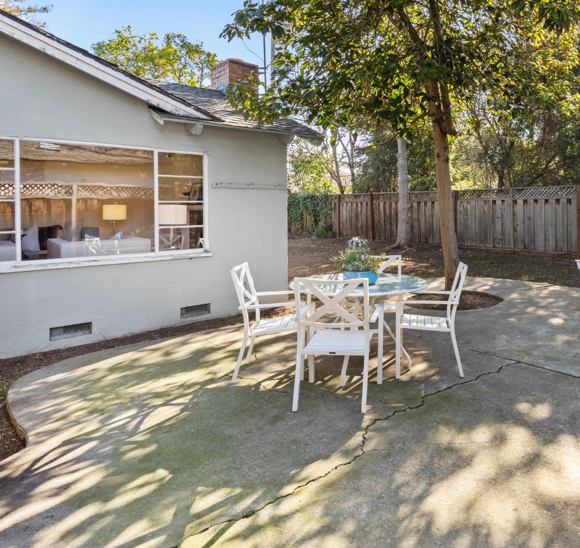 179 Eunice Avenue Mountain View, CA 94040 - Photo 18 of 23 a view of a outdoor space with a patio