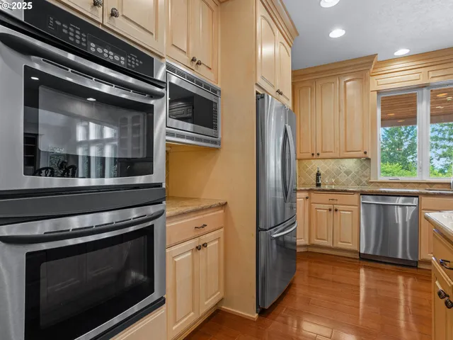 $1,449,000 | 8801 Southeast Walnut Drive, Amity, OR 97101