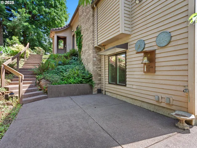 $1,449,000 | 8801 Southeast Walnut Drive, Amity, OR 97101