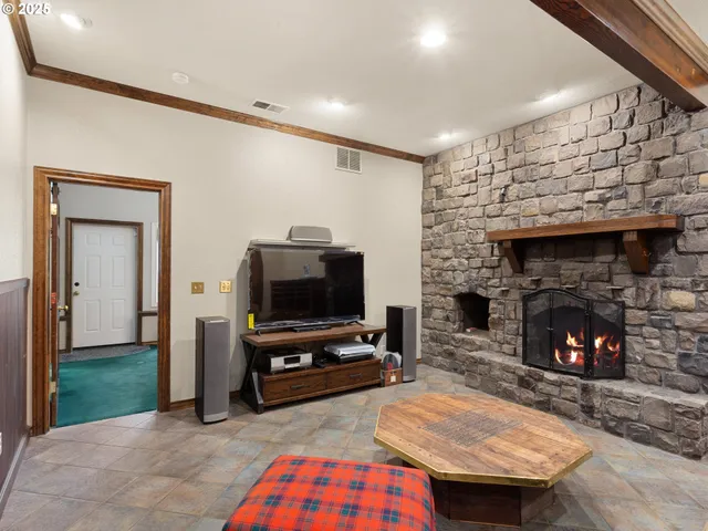 $1,449,000 | 8801 Southeast Walnut Drive, Amity, OR 97101