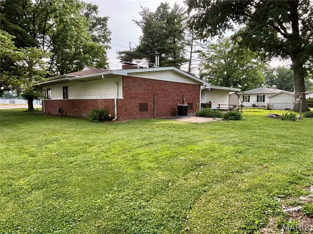 $175,000 | 5661 Humbert Road, Alton, IL 62002