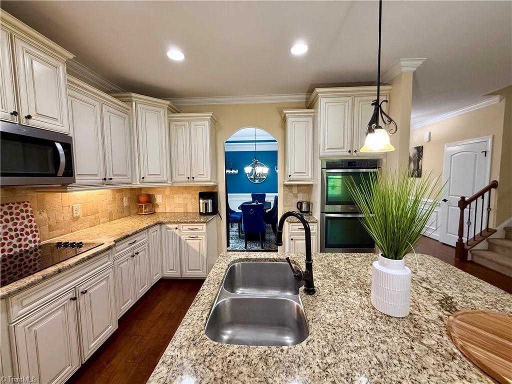 2227 Dunning Court High Point, NC 27265 - Photo 4 of 44