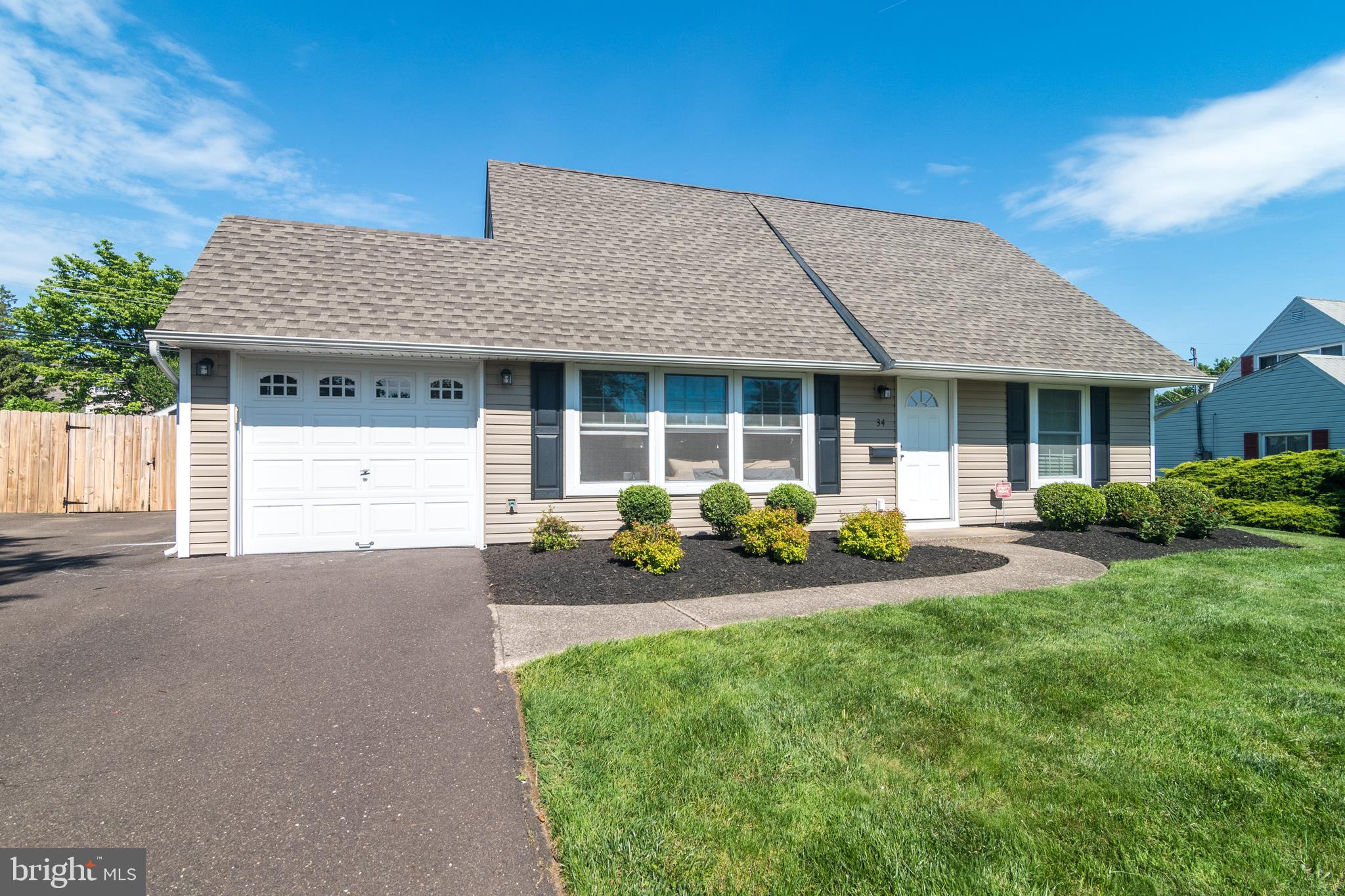 34 Cinnamon Road Levittown, PA 19057 - Photo 3 of 31